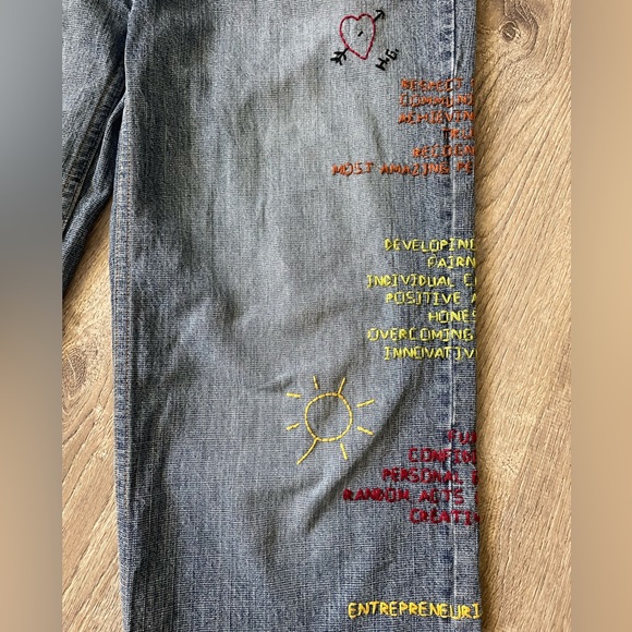 RARE Chicos Design Vintage Embroidered Cropped Inspirational Women’s Jeans 0.5 - Picture 3 of 7